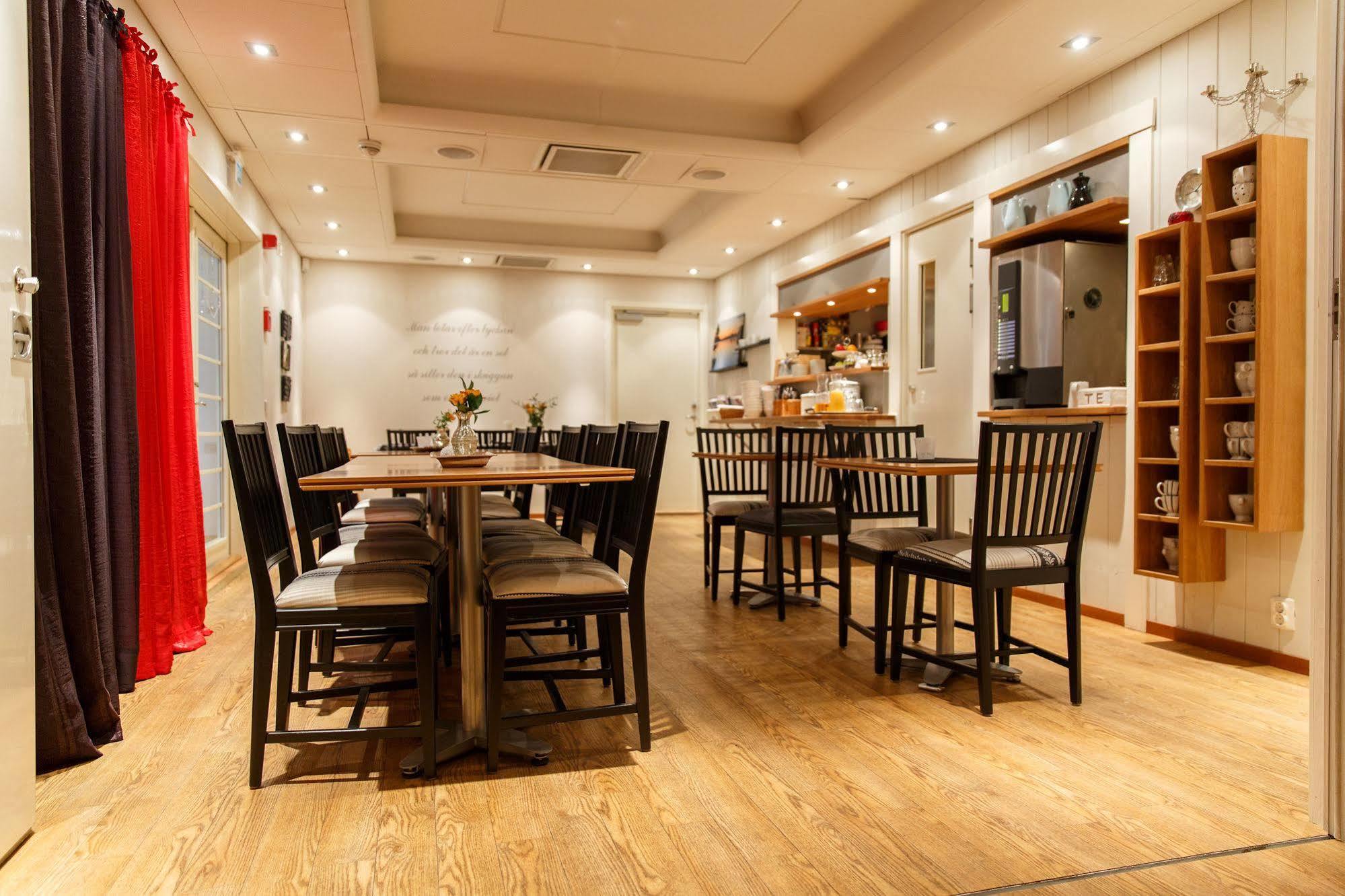 Hotell Pilen 우메오 외부 사진